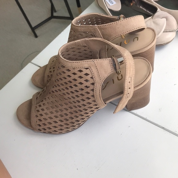 Unisa Shoes - Low tan heals DSW